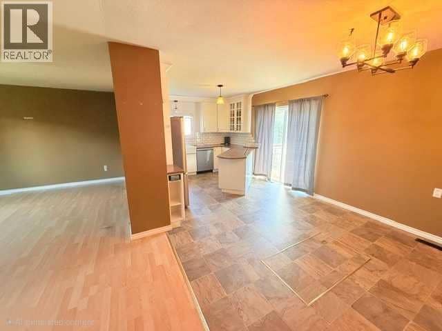 11137 92 Street — photo 20 of 37