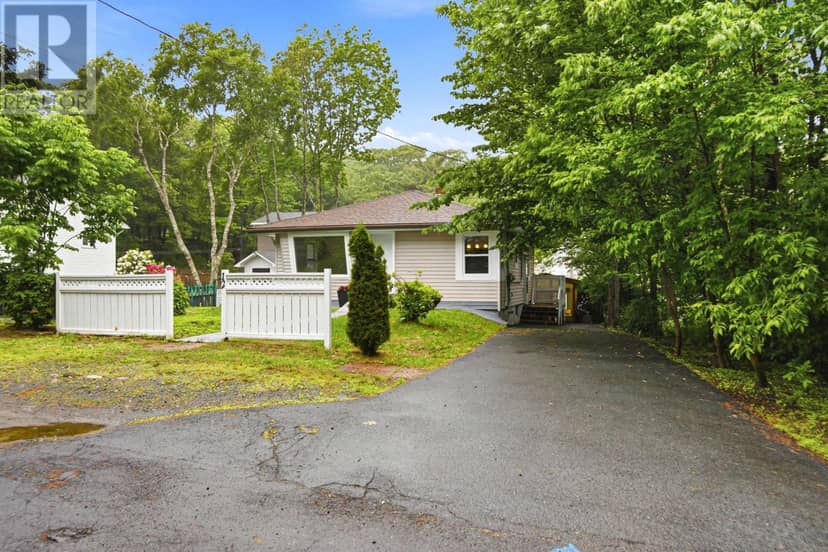12 Nelson Avenue — photo 1 of 40