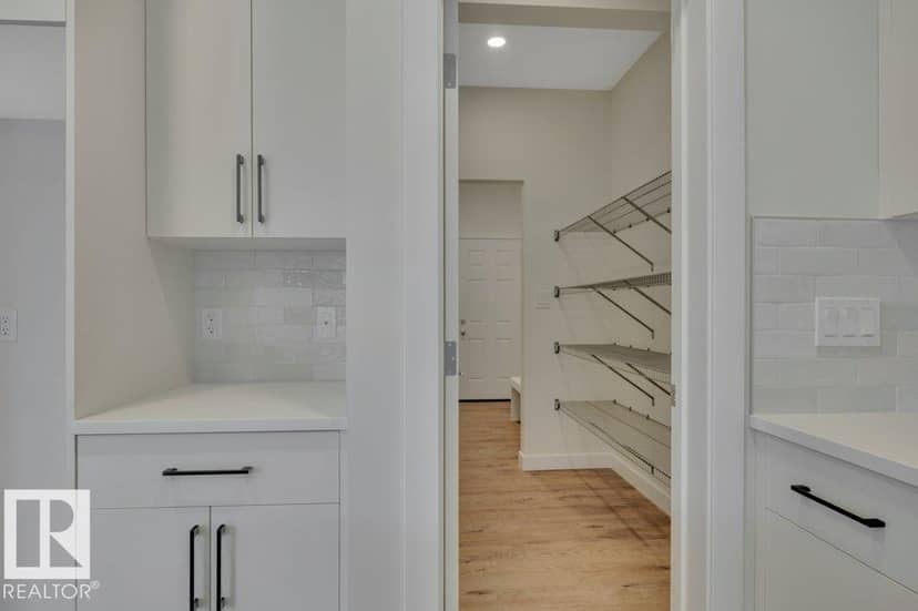 690 Bank DR — photo 12 of 40