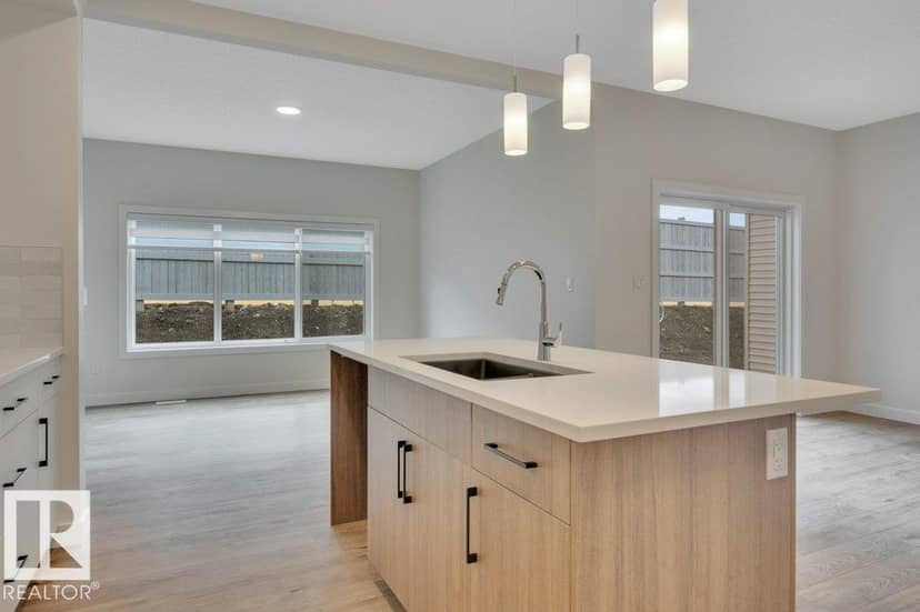690 Bank DR — photo 13 of 40