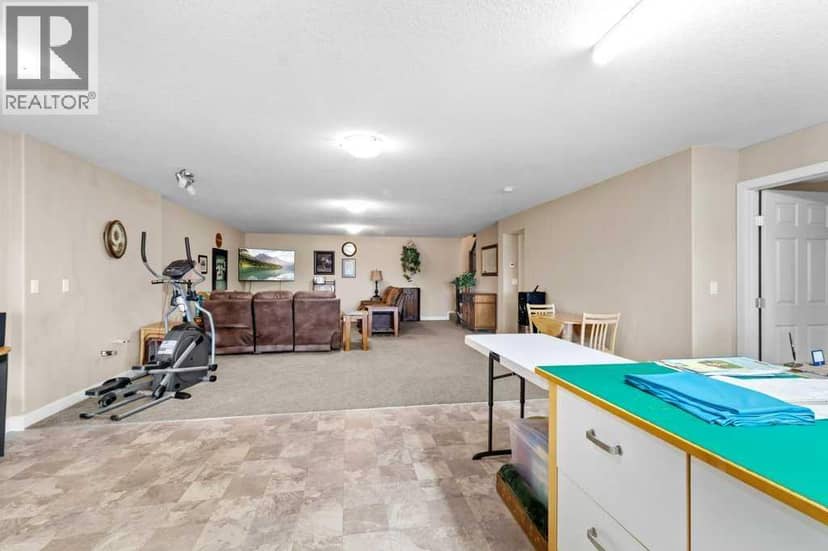 31 Fawn Meadows Crescent — photo 31 of 40
