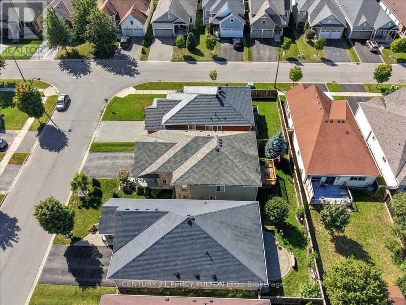 111 White Drive, Port Hope, photo 5