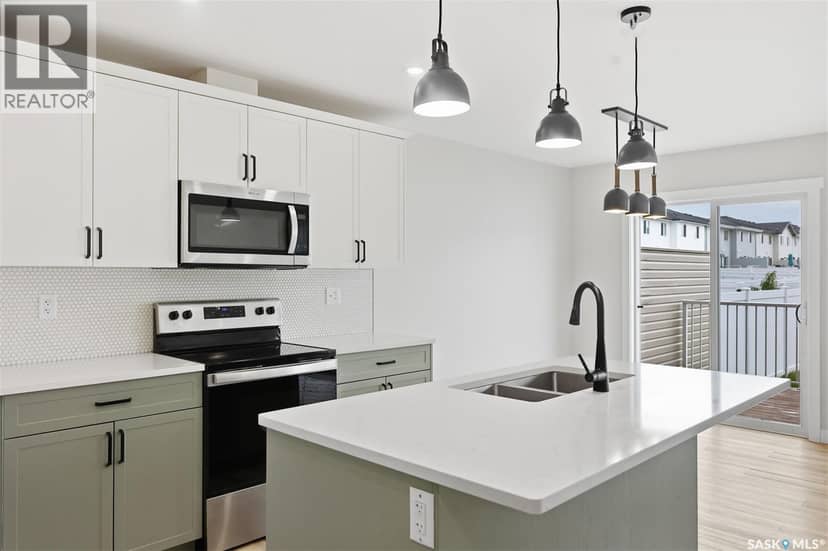 713 Brighton BOULEVARD — photo 4 of 40