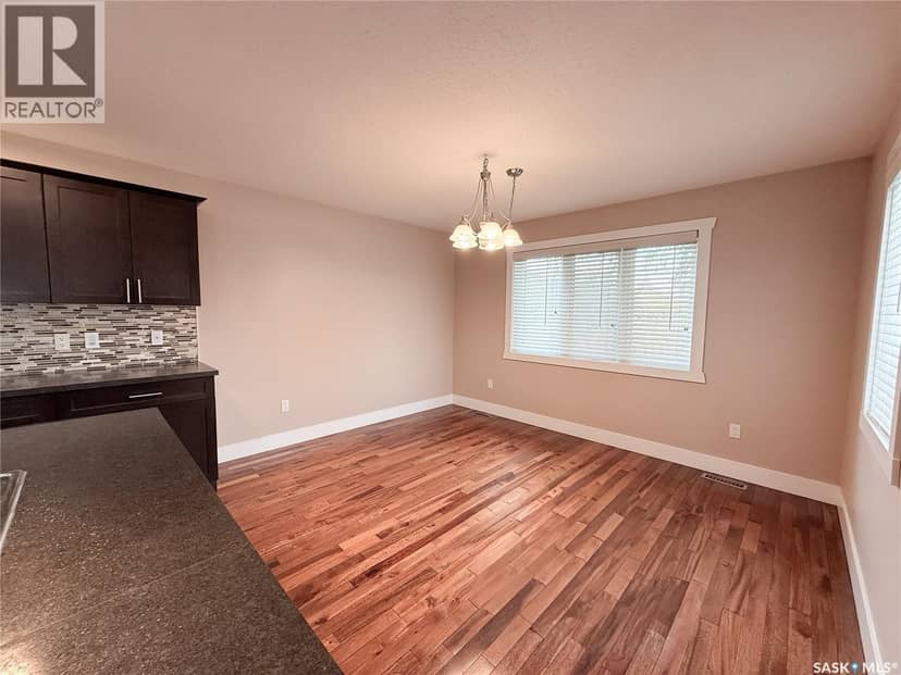 725 Centre STREET — photo 10 of 40