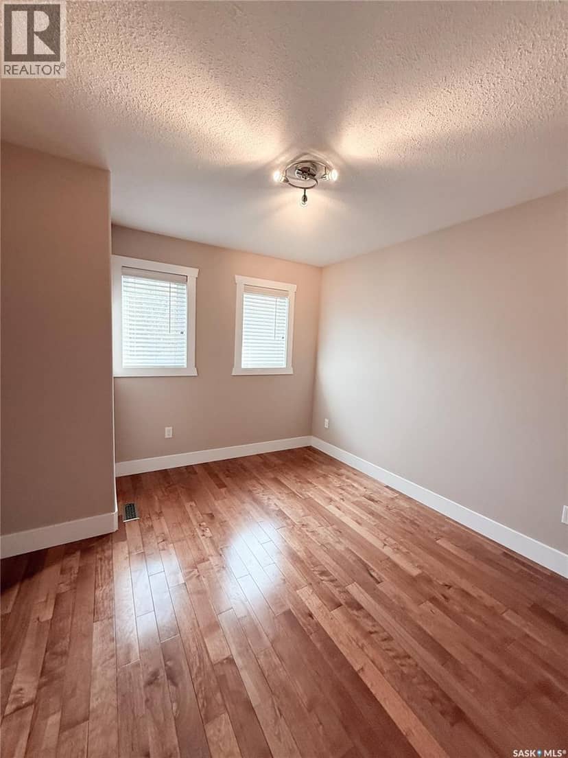 725 Centre STREET — photo 18 of 40