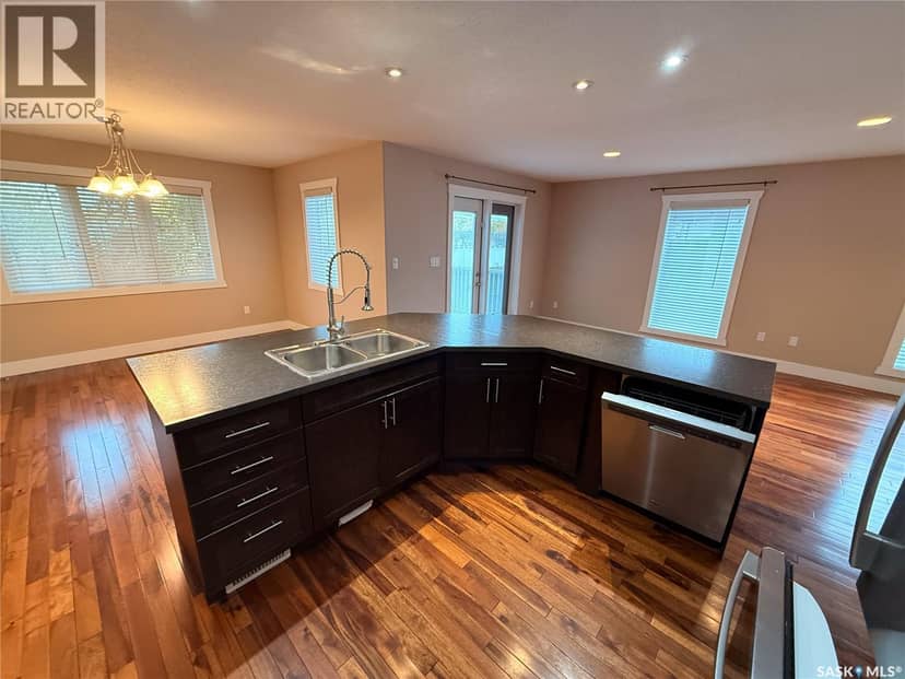 725 Centre STREET, Shaunavon, photo 2