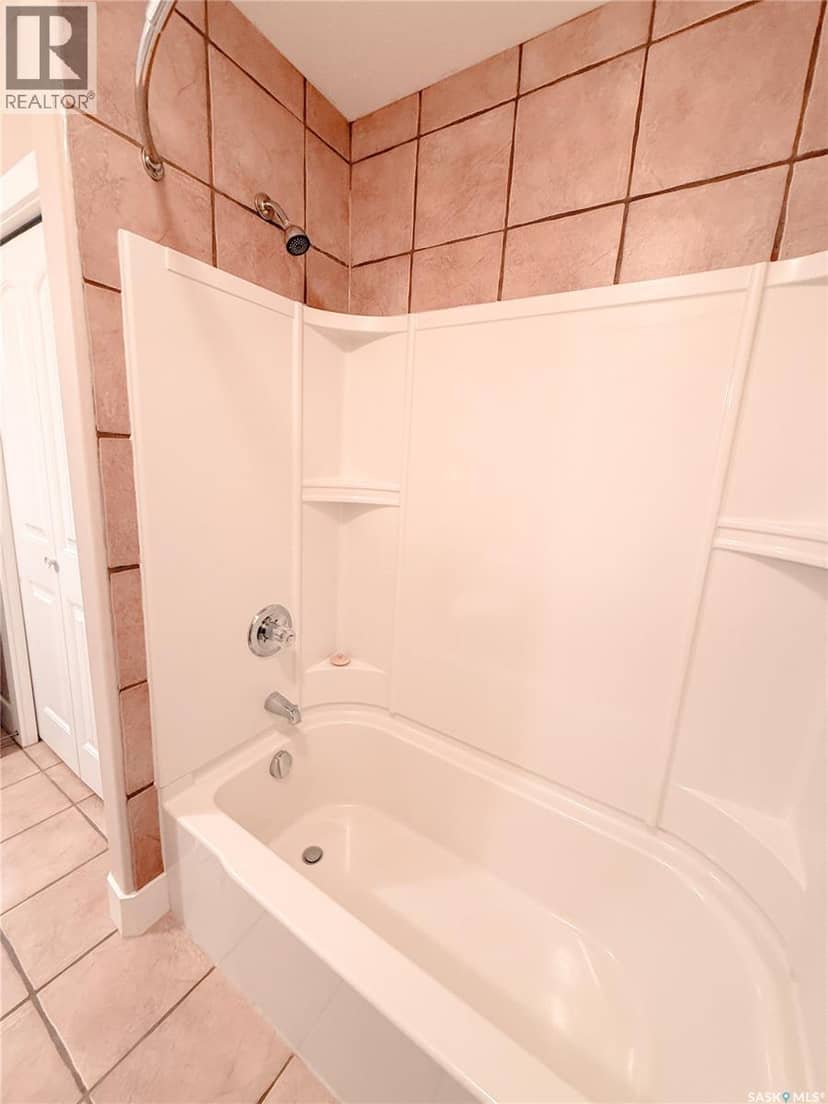 725 Centre STREET — photo 21 of 40