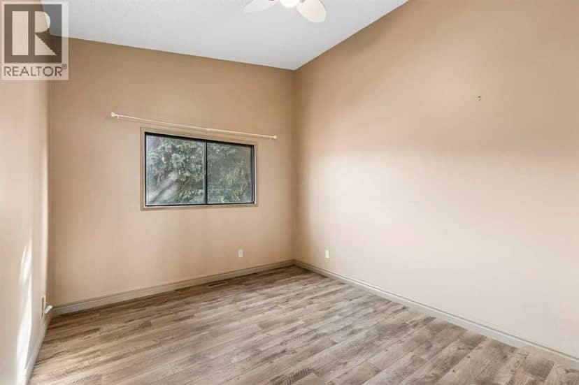 4108 67 Street NW — photo 9 of 19