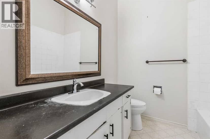 4108 67 Street NW — photo 13 of 19