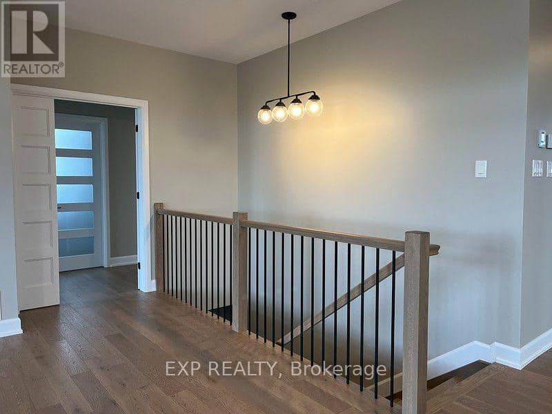 831 Solidex Place, Russell, photo 7