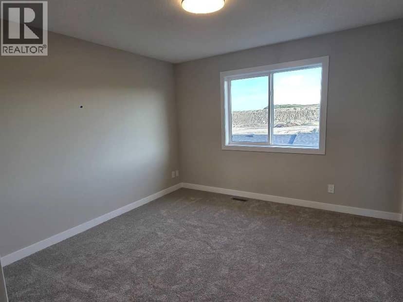 187 Lanark Gate SE — photo 15 of 20