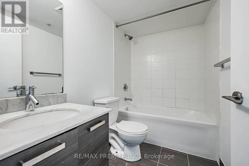 808 - 68 Abell Street — photo 18 of 40
