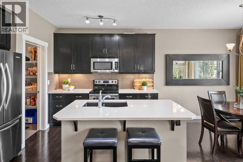 4728 Elgin Avenue SE, Calgary, photo 3