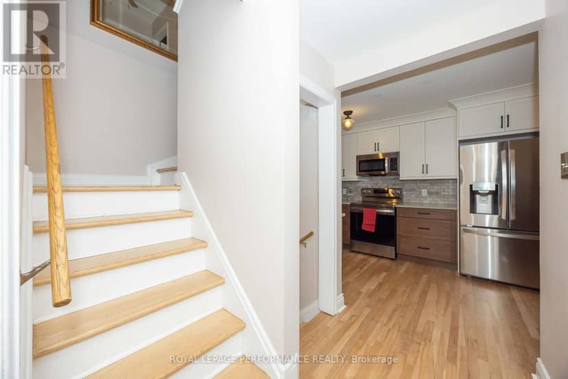 340 St-Denis Street — photo 17 of 40