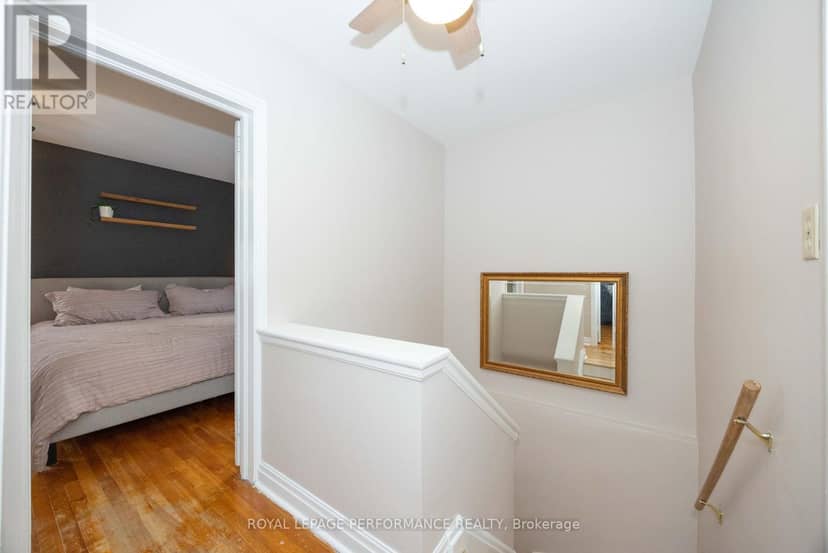 340 St-Denis Street — photo 18 of 40