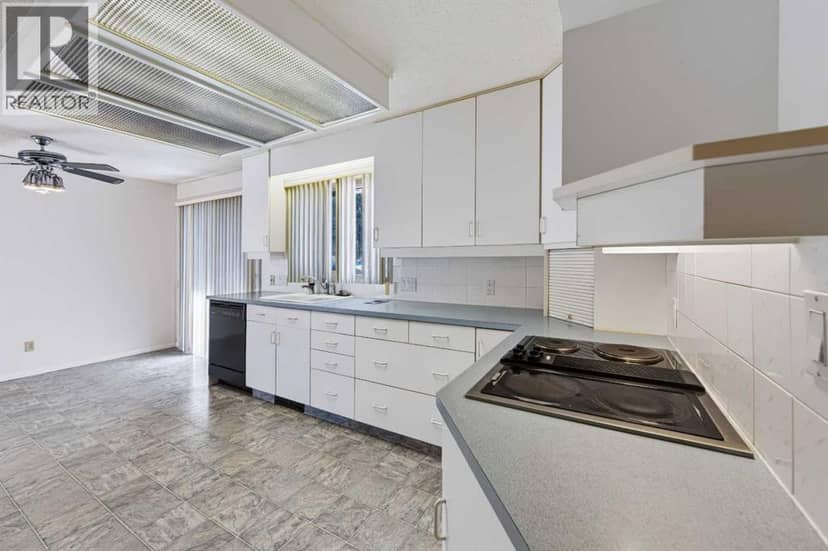 107 Hallbrook Drive SW — photo 17 of 40