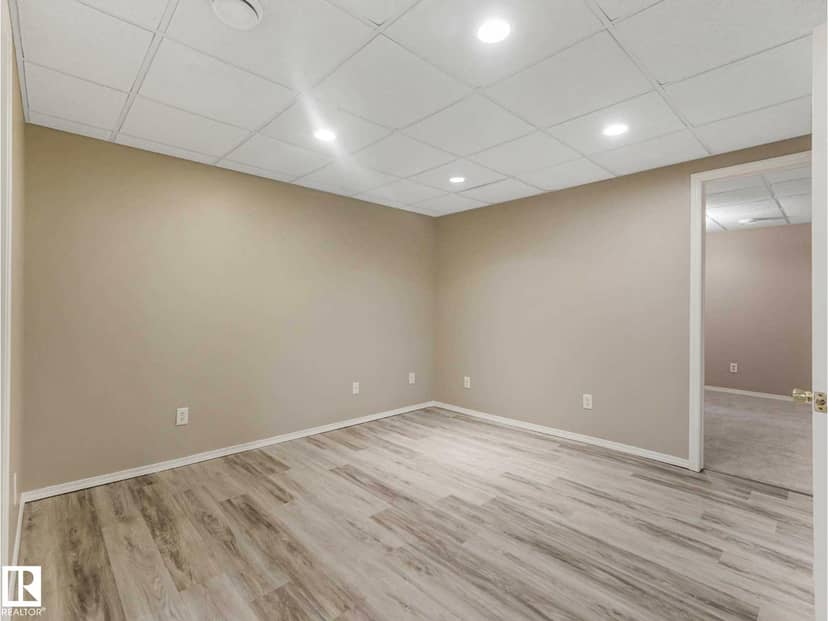 15916 88B AV NW — photo 35 of 40