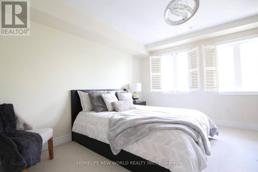 585A Oxford Street — photo 11 of 27