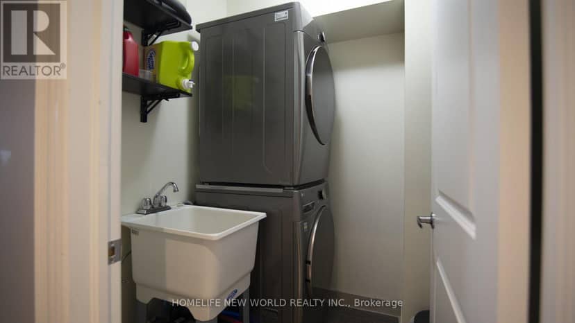 585A Oxford Street — photo 16 of 27