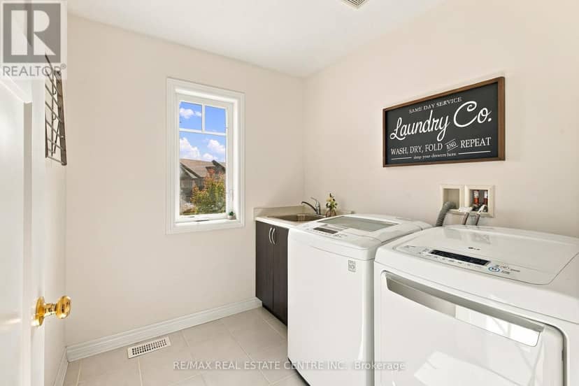 51 Laverty Crescent — photo 40 of 40