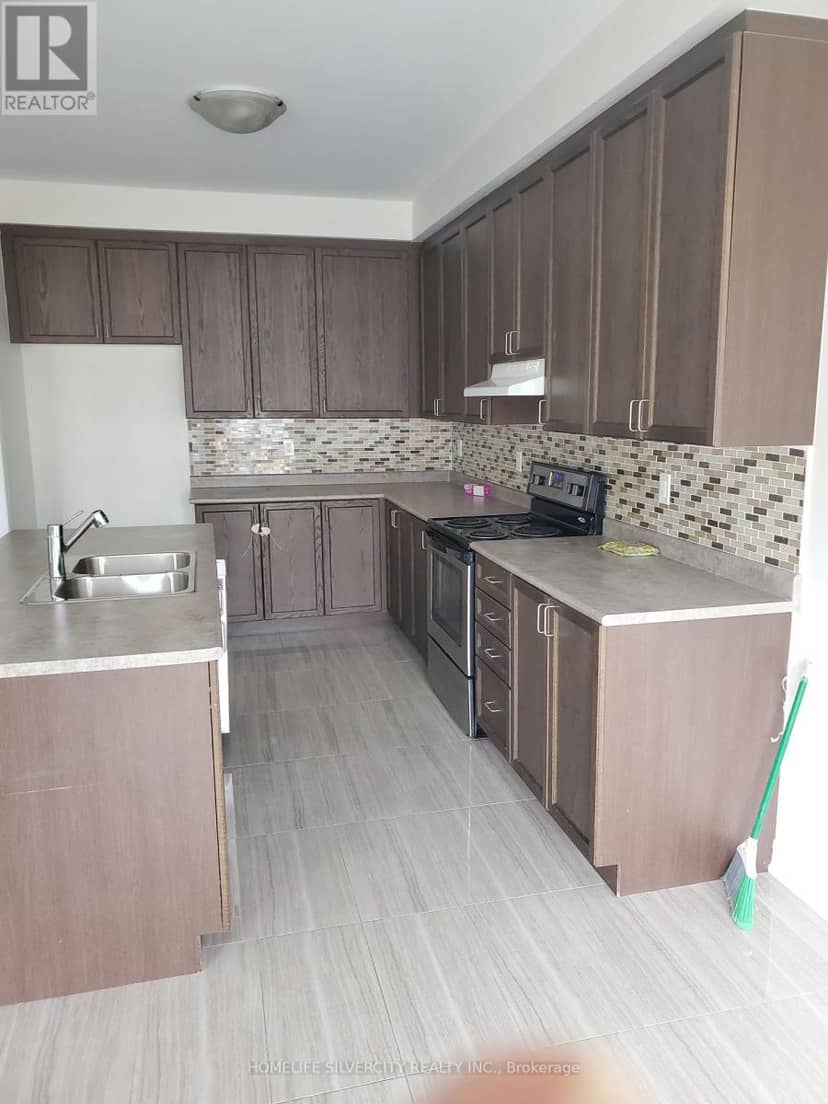 167 Clark Street — photo 4 of 13