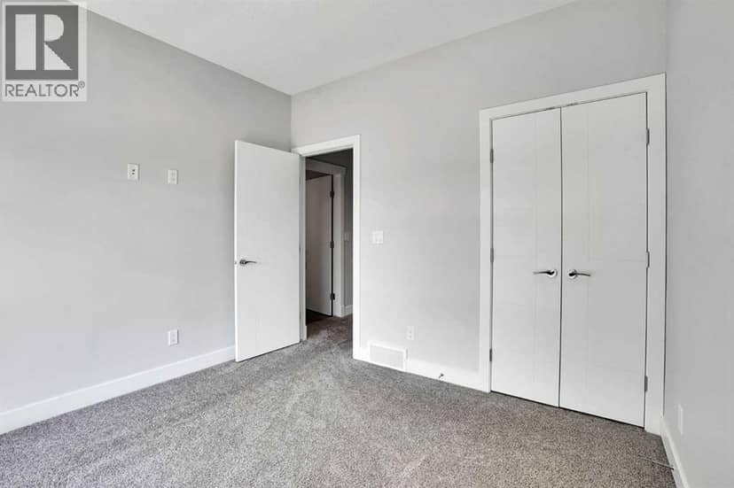 1018 20 Avenue SE — photo 25 of 40