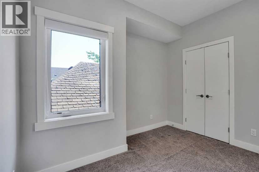 1018 20 Avenue SE — photo 29 of 40