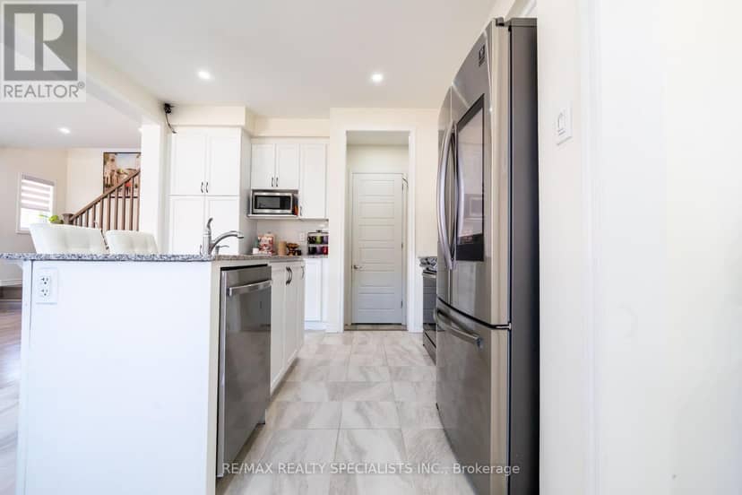 1 Boothill Drive, Brampton, photo 8
