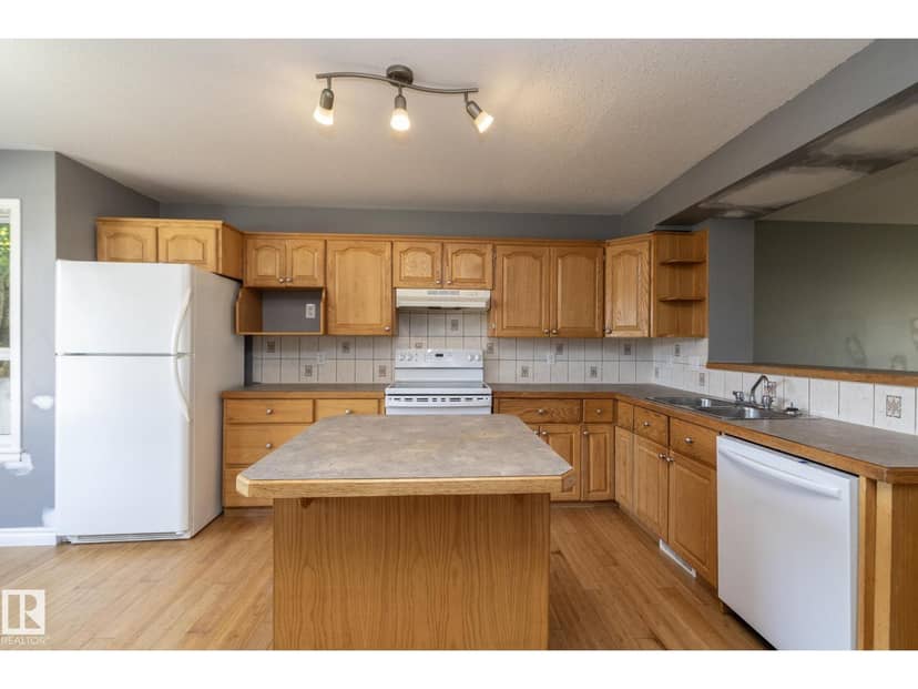 137 Michigan St, Devon, photo 4