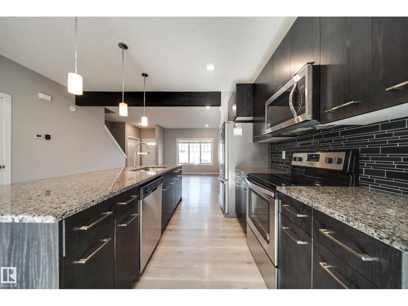 15927 13 AV SW — photo 17 of 40