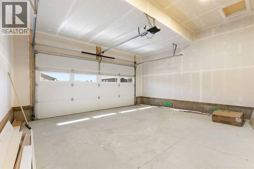 24 St Andrews Close — photo 38 of 40