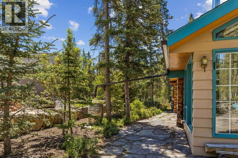 4 Pine Avenue, Bragg Creek, photo 3