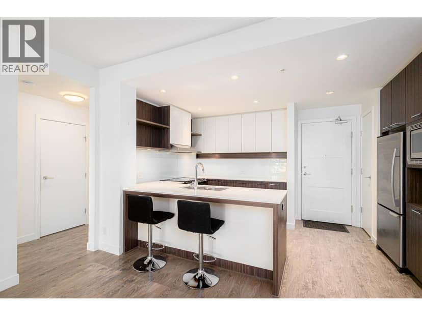 203 545 Foster Avenue, Coquitlam, photo 3