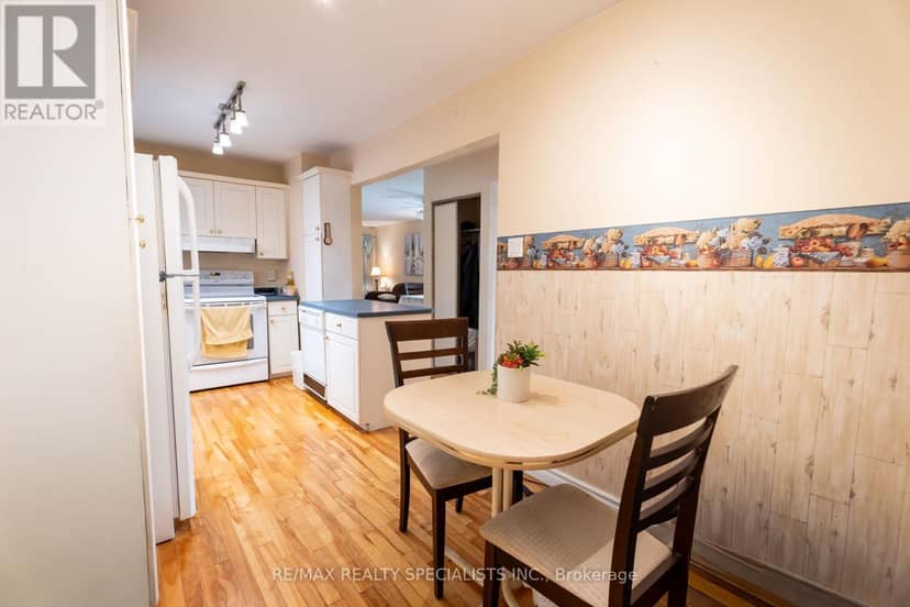26 Vivaldi Crescent — photo 11 of 40