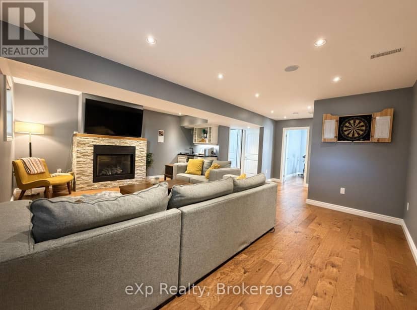 9 Charlotte Street — photo 15 of 28