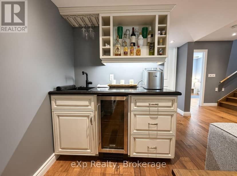 9 Charlotte Street — photo 17 of 28