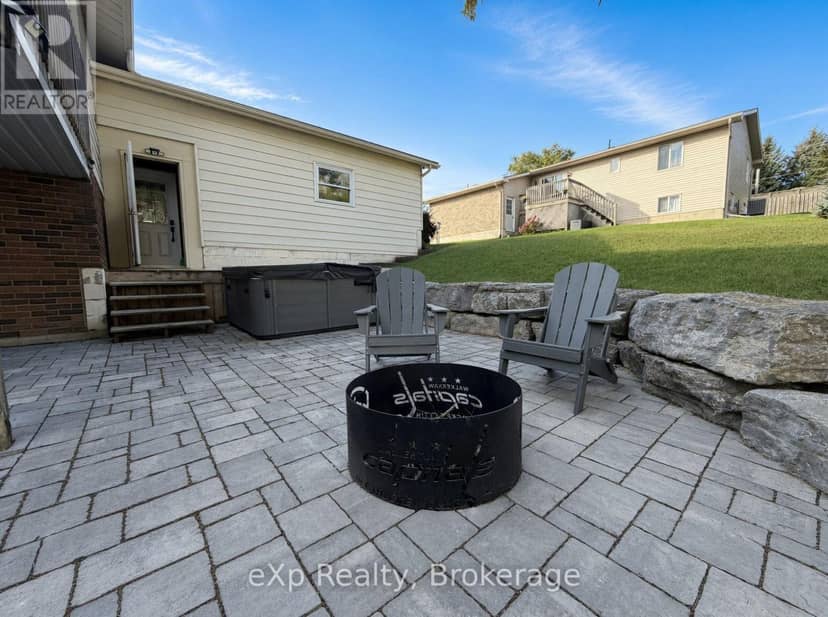 9 Charlotte Street — photo 23 of 28