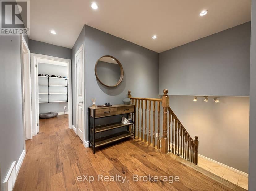 9 Charlotte Street, Brockton, photo 5