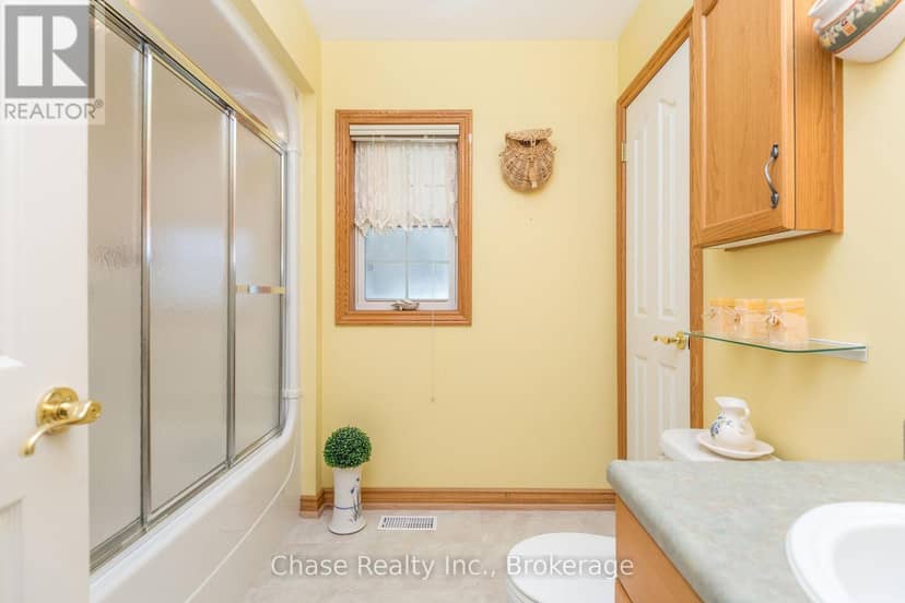 36 Topaz Street — photo 11 of 24