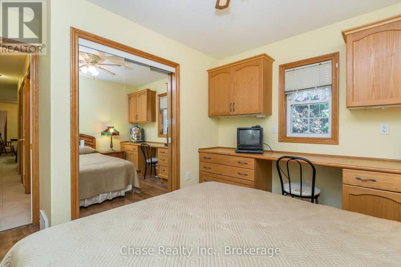36 Topaz Street — photo 13 of 24