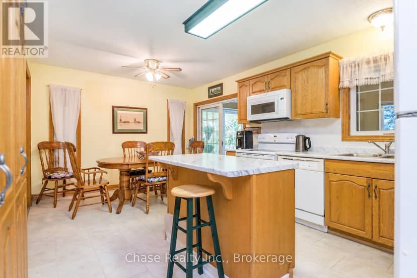 36 Topaz Street — photo 7 of 24