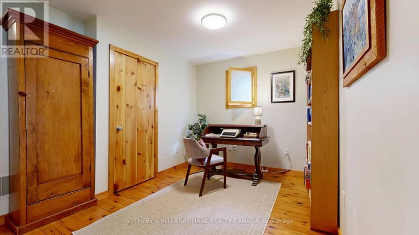 131 John Street E — photo 13 of 40