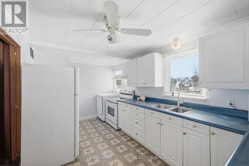 87 Edgewood Crescent — photo 11 of 40