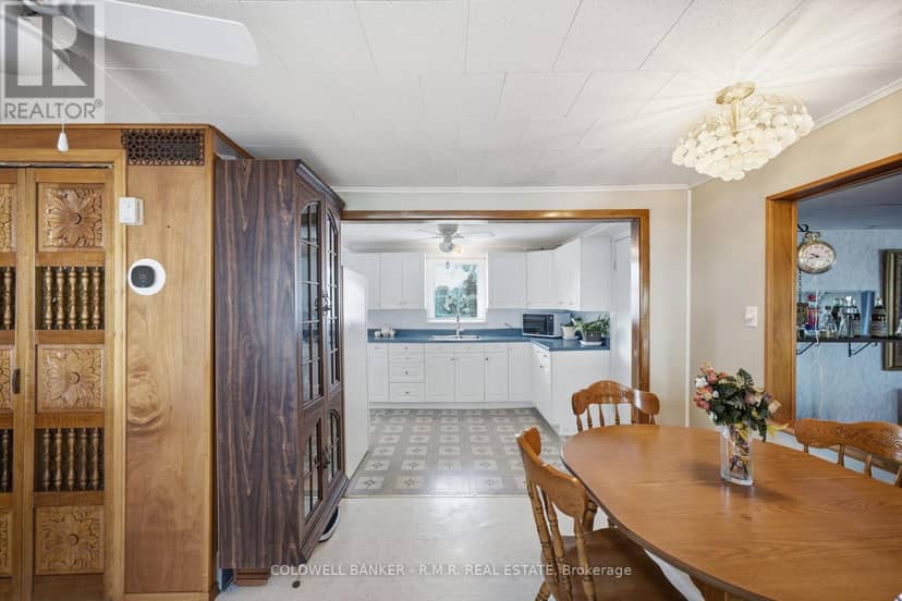 87 Edgewood Crescent — photo 14 of 40