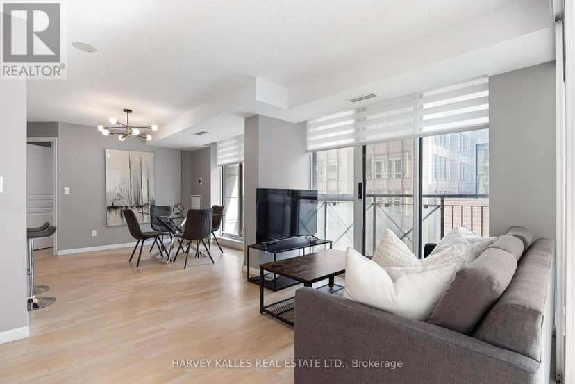 515 - 140 Simcoe Street — photo 16 of 40