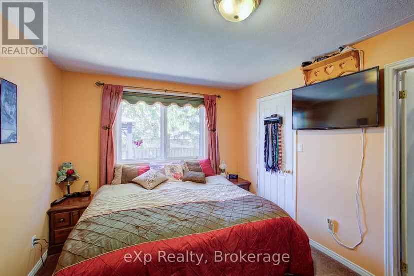 685 Reserve Avenue S — photo 15 of 36