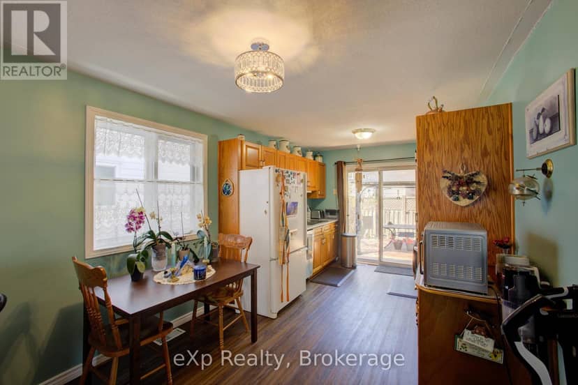 685 Reserve Avenue S — photo 9 of 36