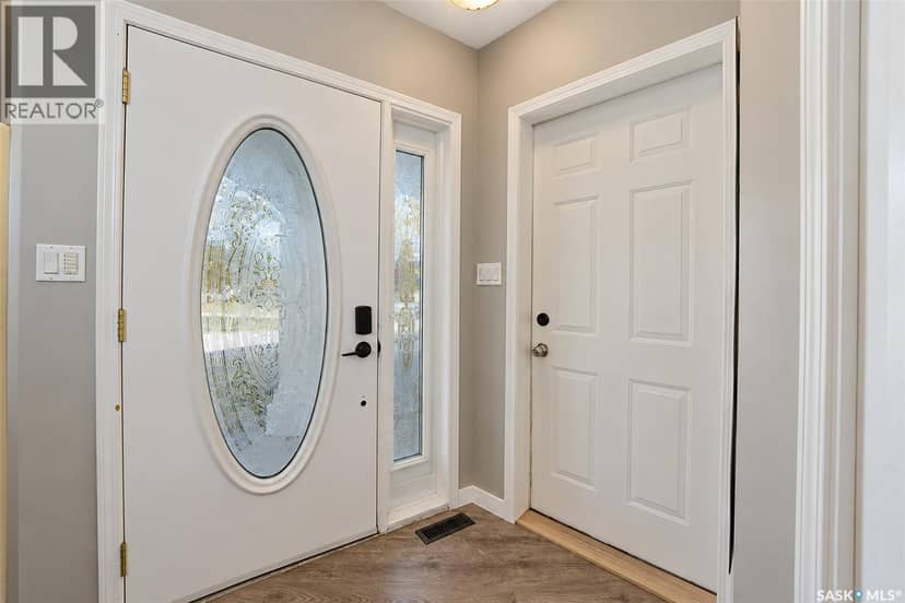 607 4th STREET W, Warman, photo 4