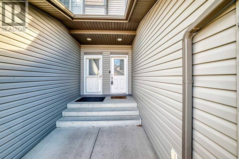127, 100 Coopers Common SW, Airdrie, photo 2