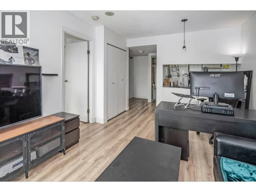 905 1188 Howe Street, Vancouver, photo 8